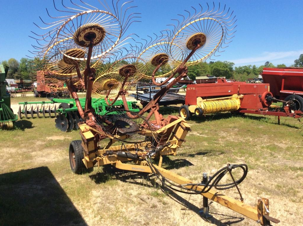 8 WHEEL HAY RAKE
