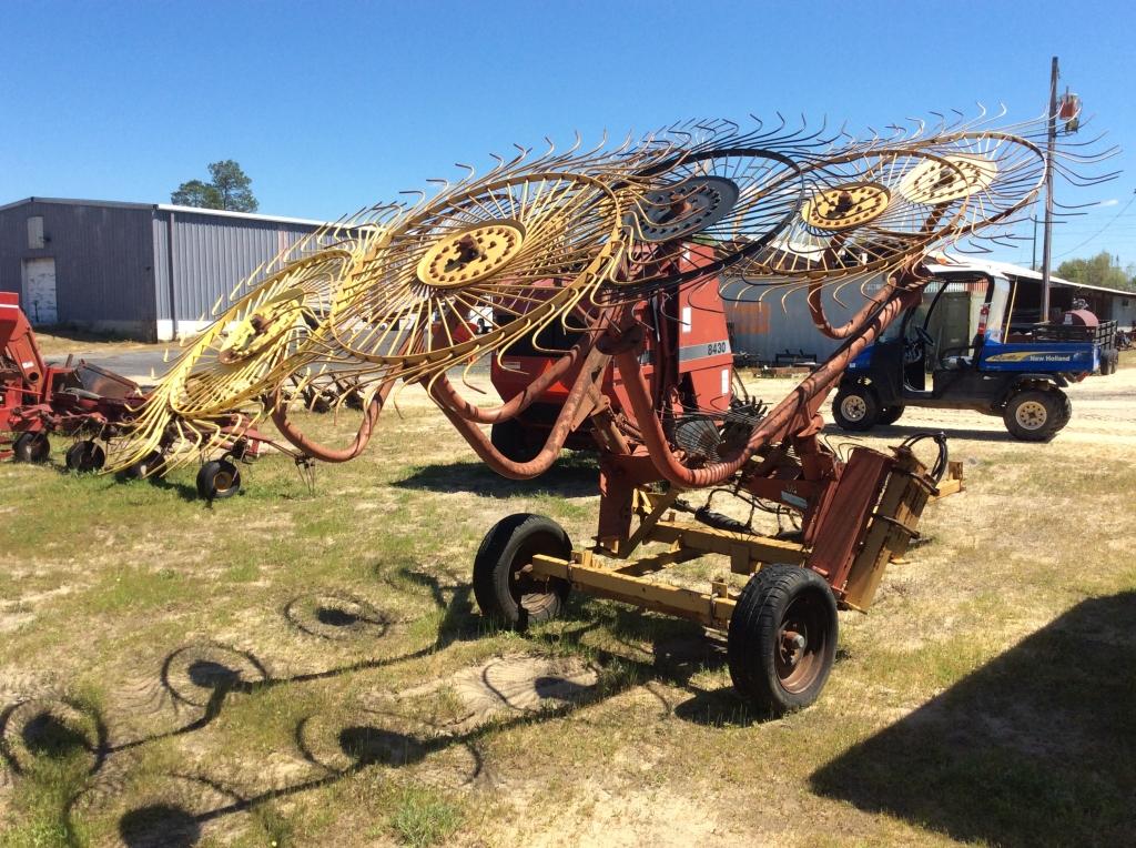 8 WHEEL HAY RAKE