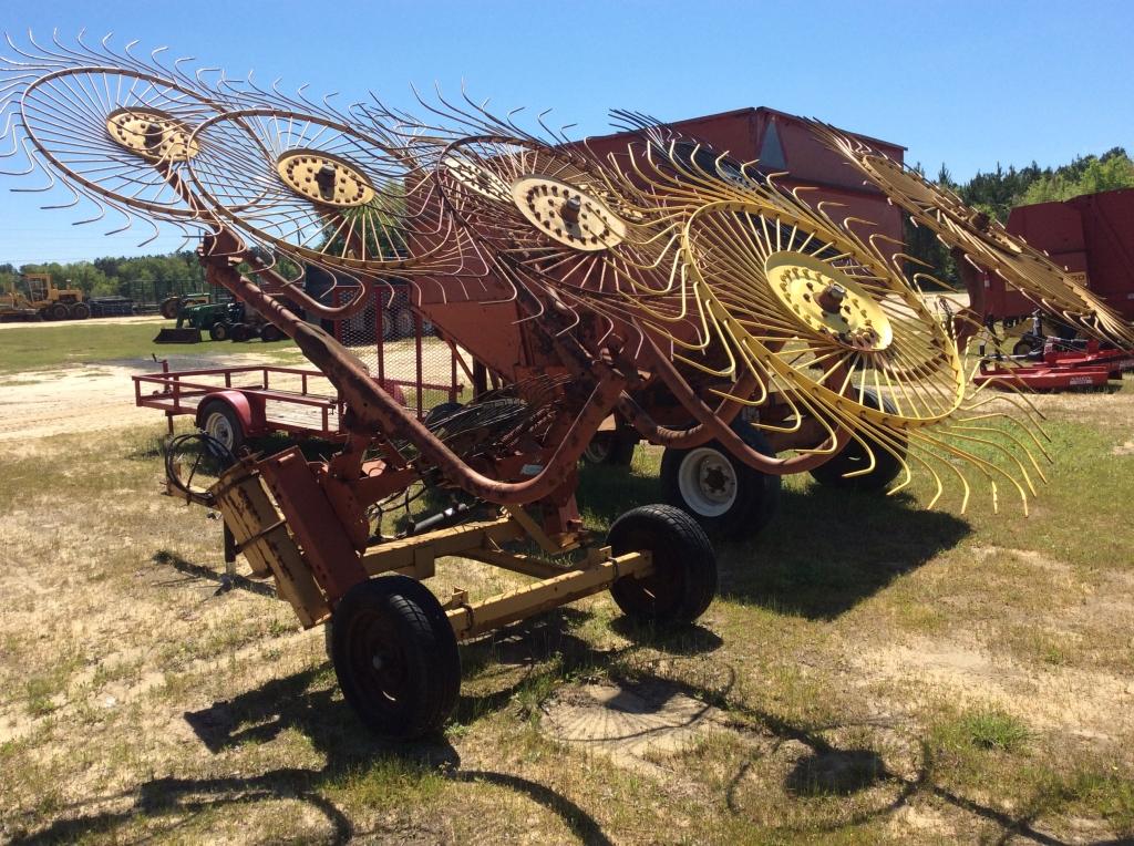 8 WHEEL HAY RAKE