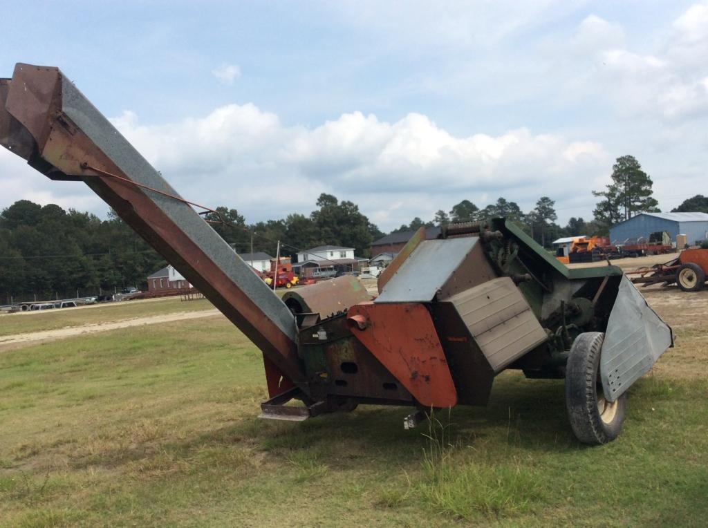 (463)NEW IDEA 325 2 ROW CORN PICKER