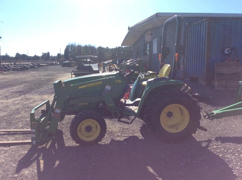 (20)JOHN DEERE 3038E W/ D160 LOADER