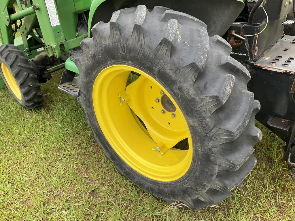 (60)JOHN DEERE 4300 W/ JOHN DEERE 420 LOADER