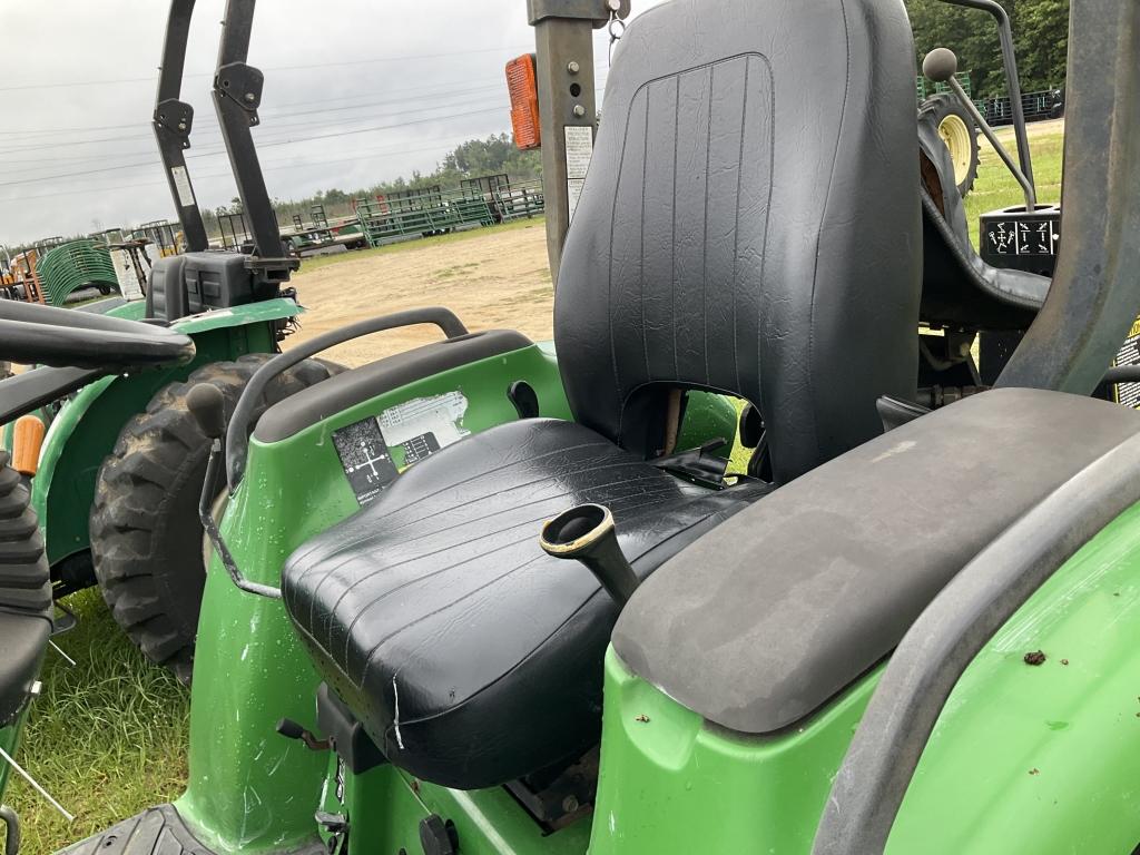 (60)JOHN DEERE 4300 W/ JOHN DEERE 420 LOADER