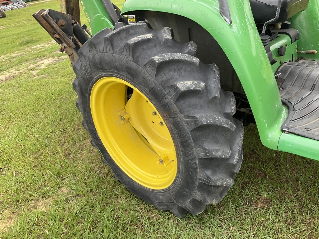 (60)JOHN DEERE 4300 W/ JOHN DEERE 420 LOADER