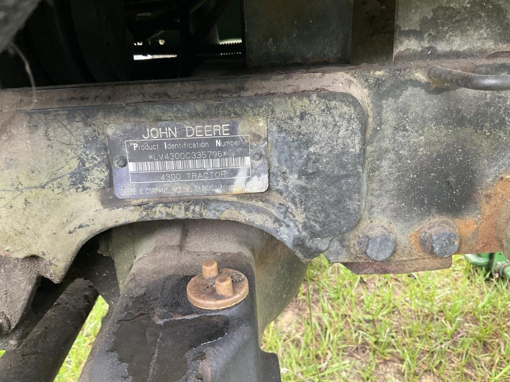 (60)JOHN DEERE 4300 W/ JOHN DEERE 420 LOADER