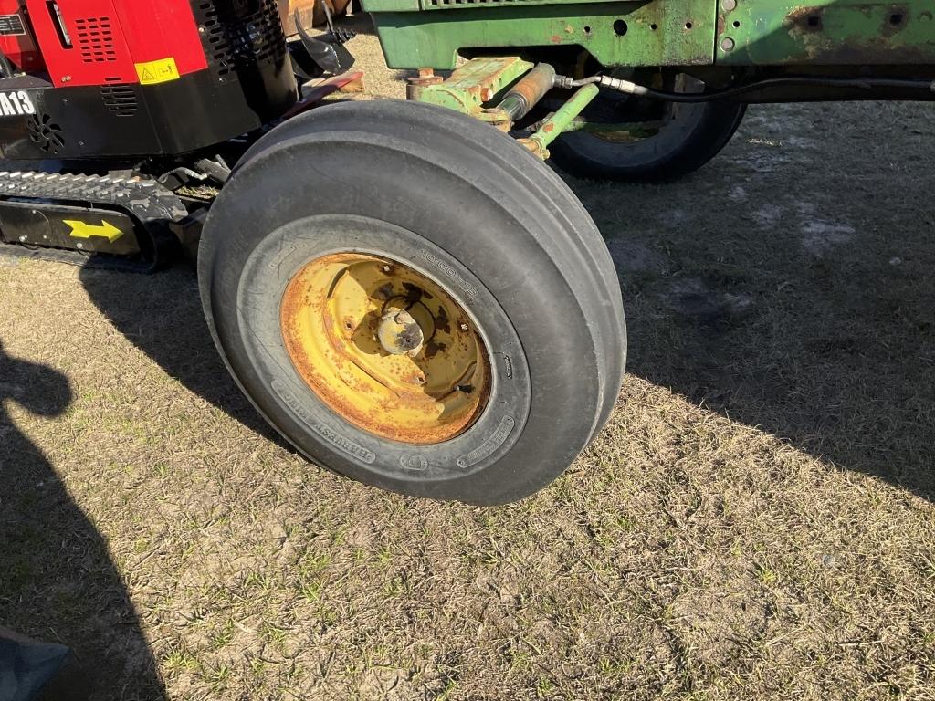 (183)JOHN DEERE 2940
