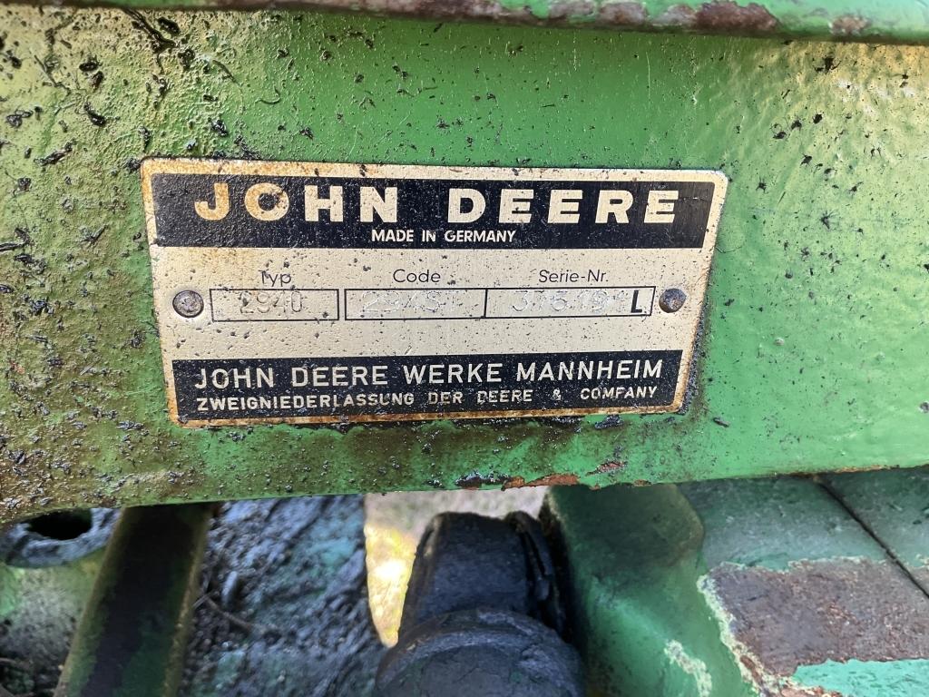 (183)JOHN DEERE 2940
