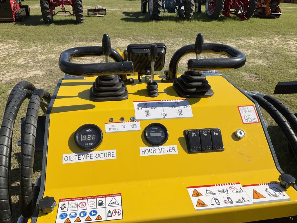 (141)UNUSED EGN EG360 SKID STEER LOADER
