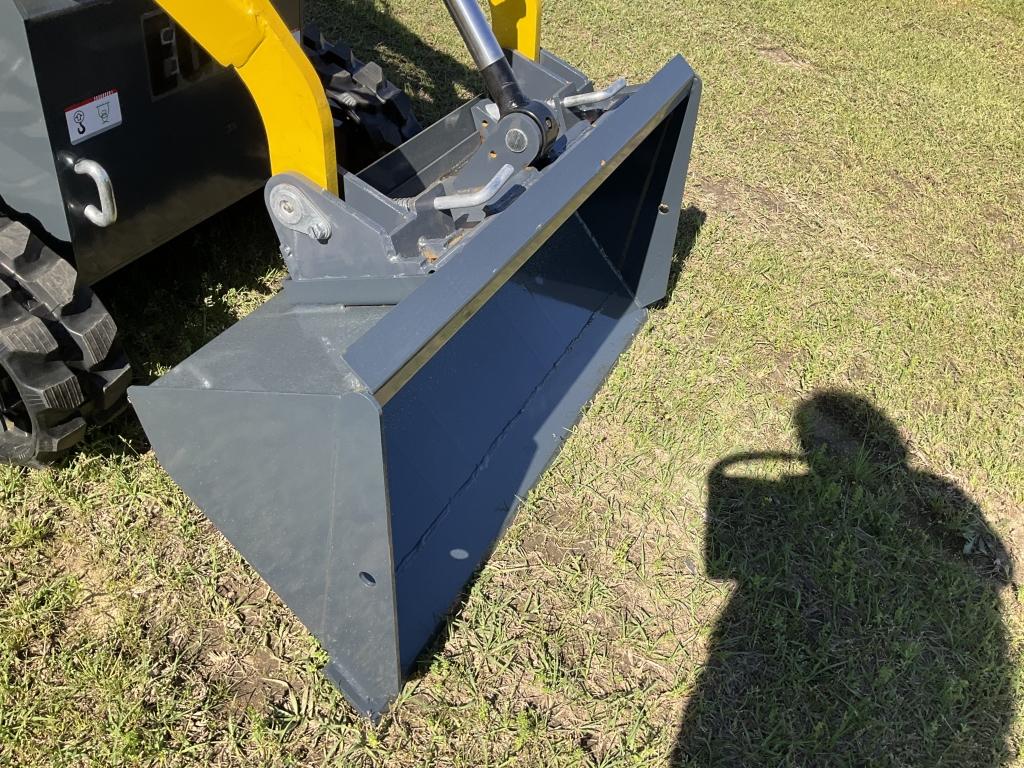 (141)UNUSED EGN EG360 SKID STEER LOADER