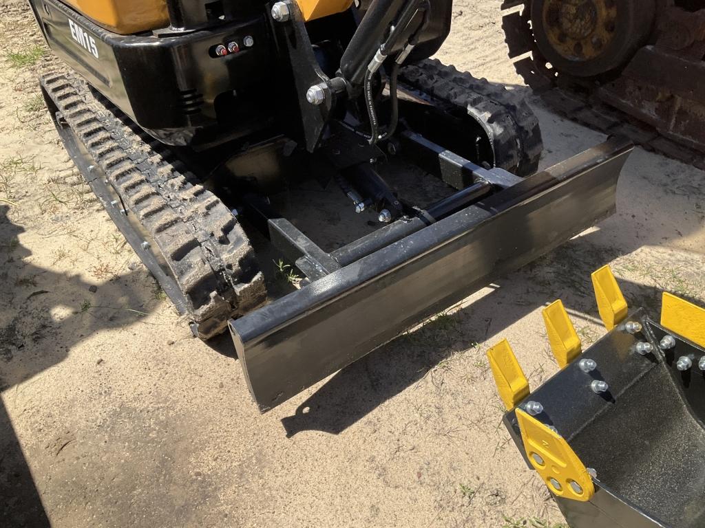 (199)UNUSED DIGGIT EM15 MINI EXCAVATOR