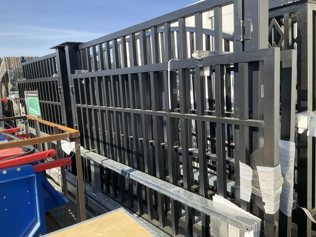 (686)UNUSED 20' IRON FARM ENTRY GATE W/ FRAME