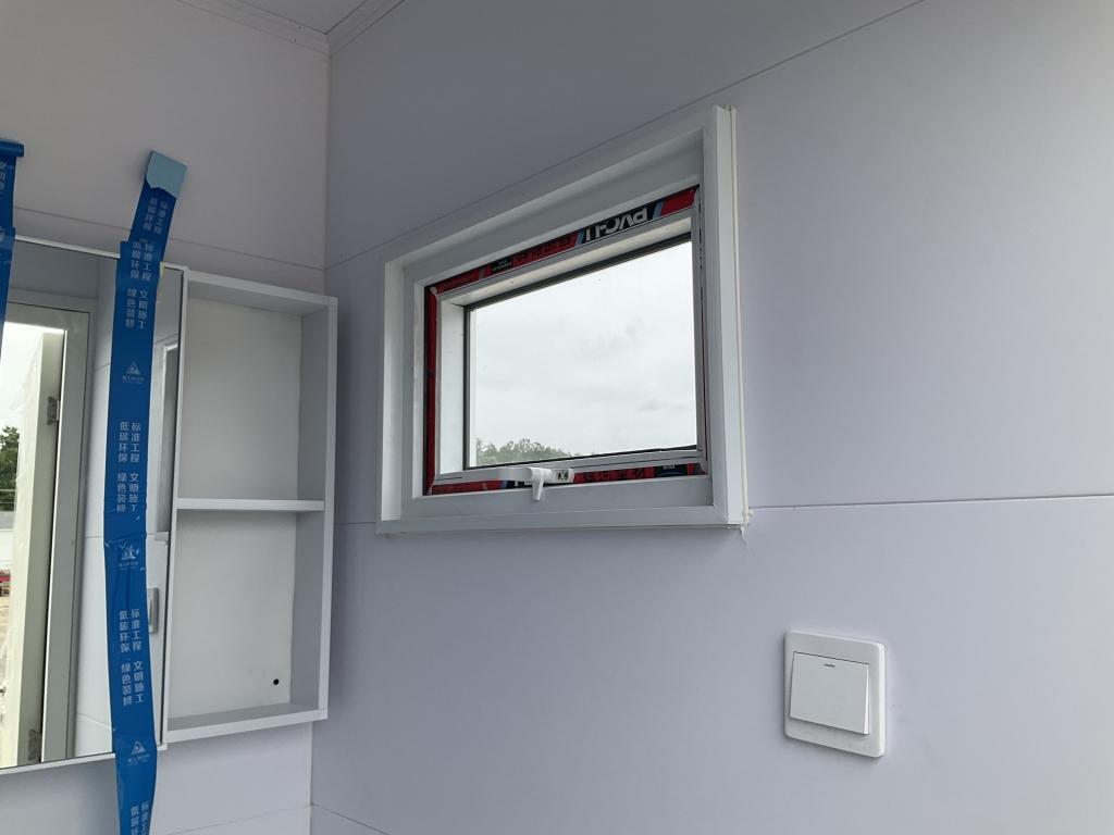 (612)UNUSED RAYSKY PORTABLE BATHROOM