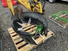 (2)JOHN DEERE FENDERS(A)
