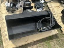 UNUSED TPM MINI EXCAVATOR 32" HYD. TILT BUCKET