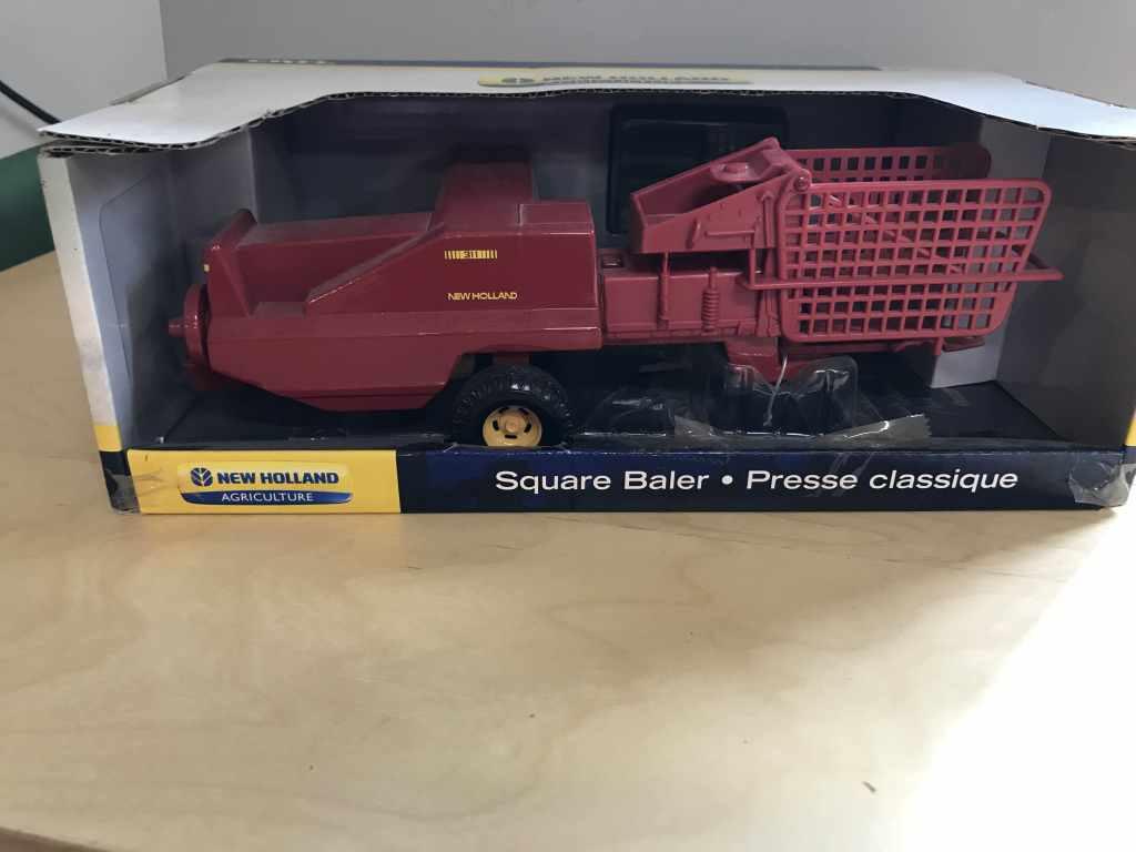2009 NH Square Baler