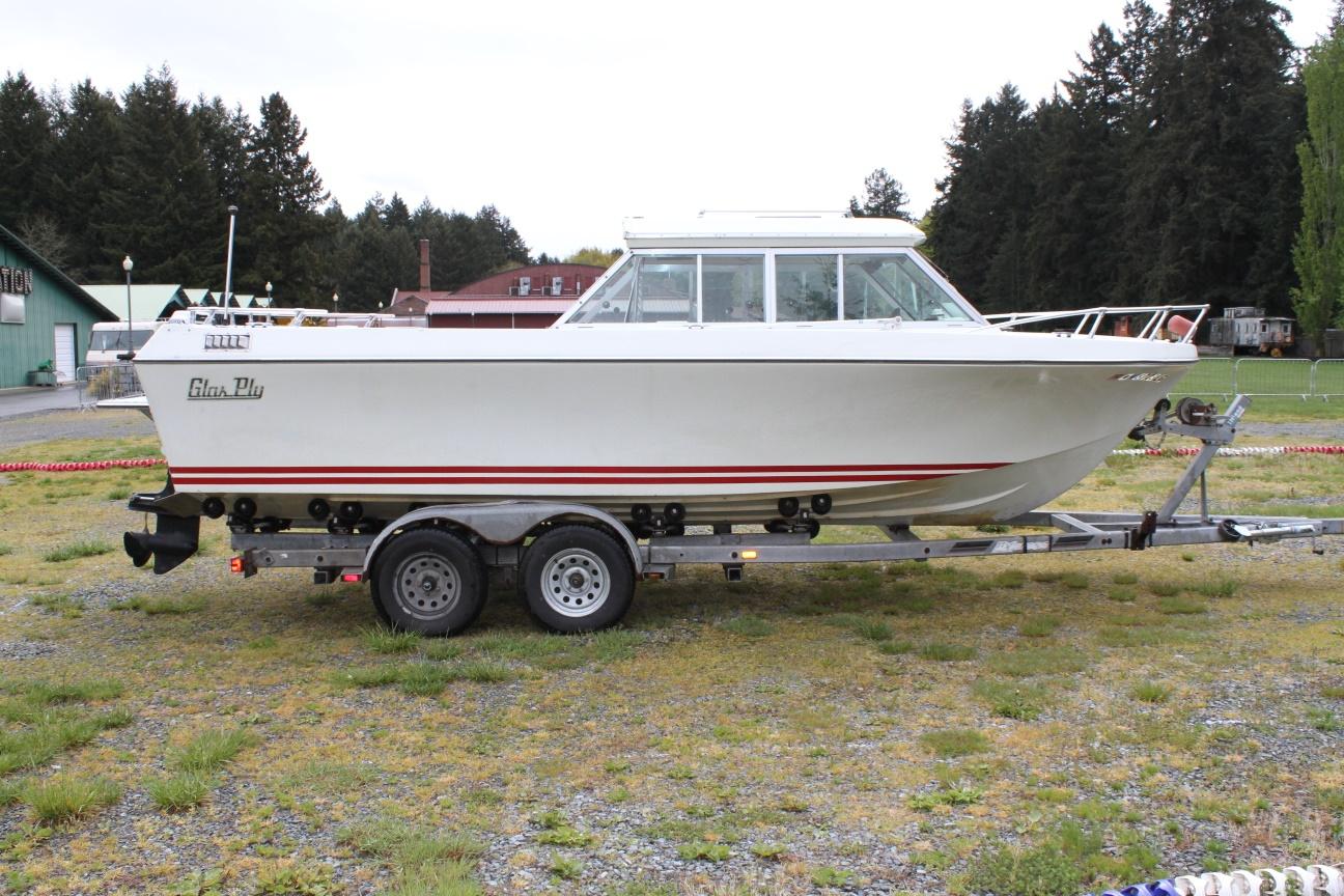 1979 Glas Ply Boat