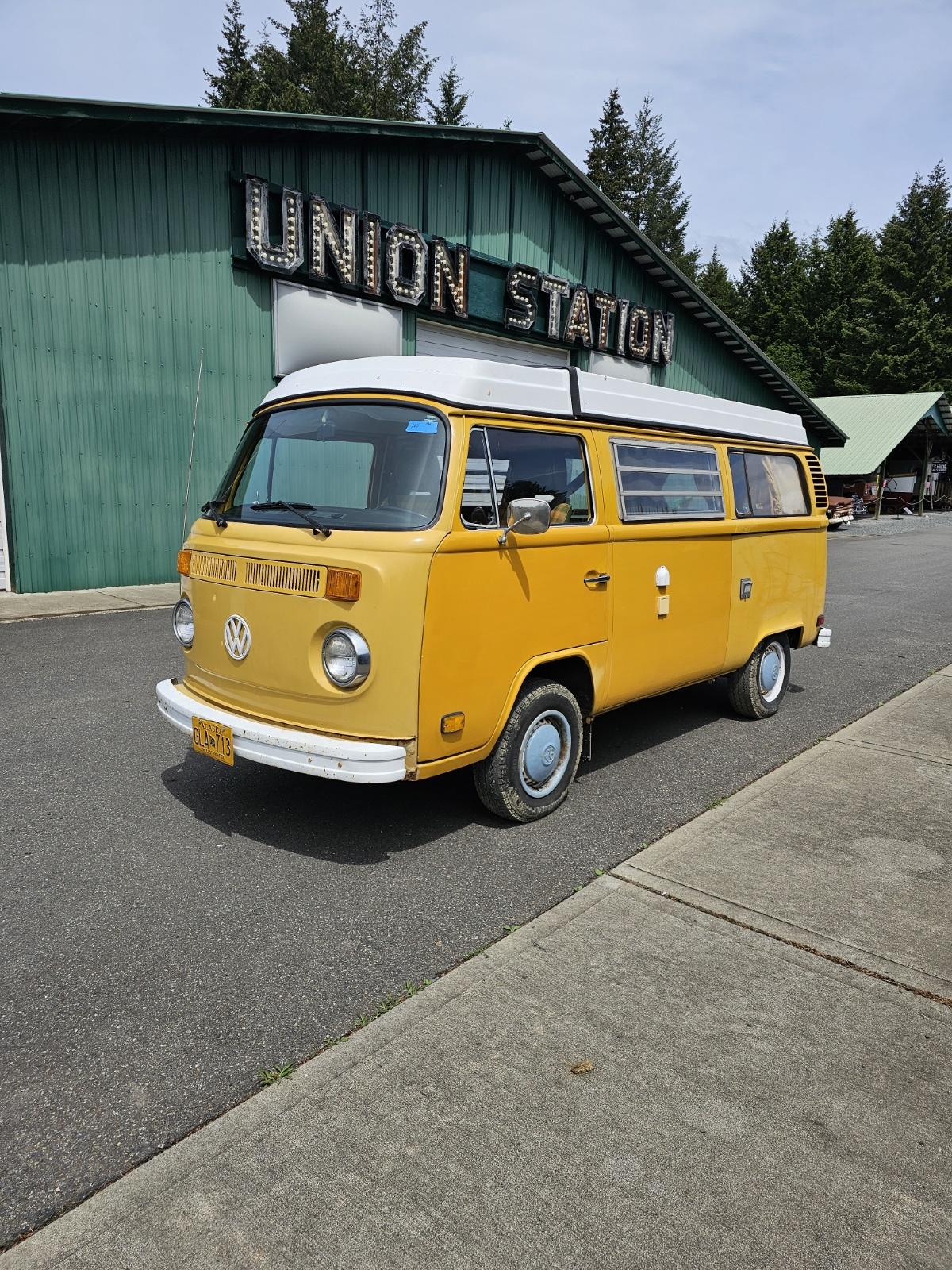 1977 Volkswagen Westfalia Pop-Top