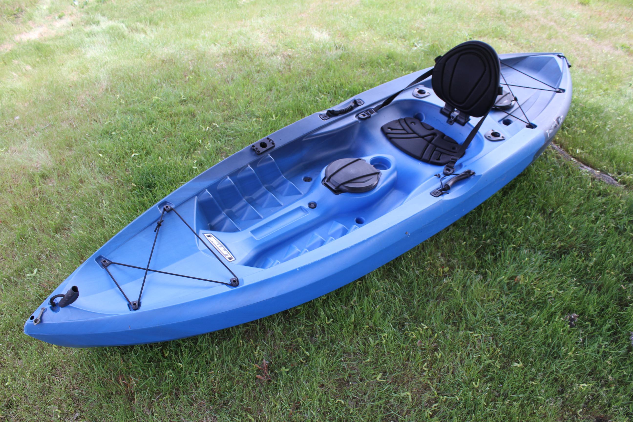 NO RESERVE - Kayak