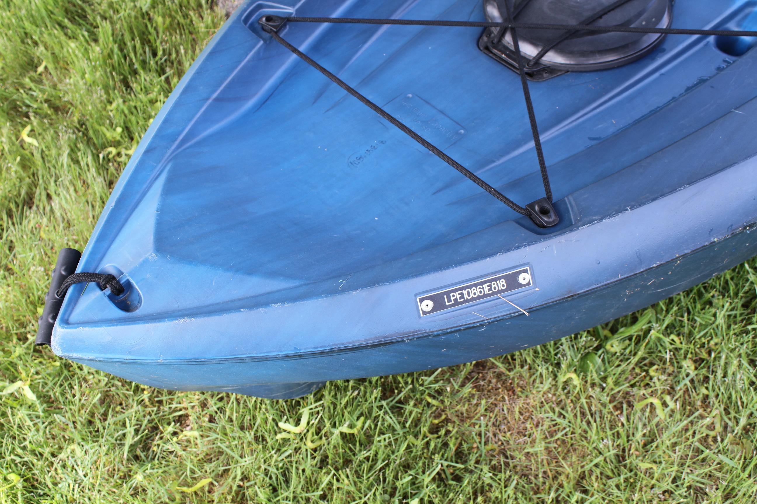 NO RESERVE - Kayak