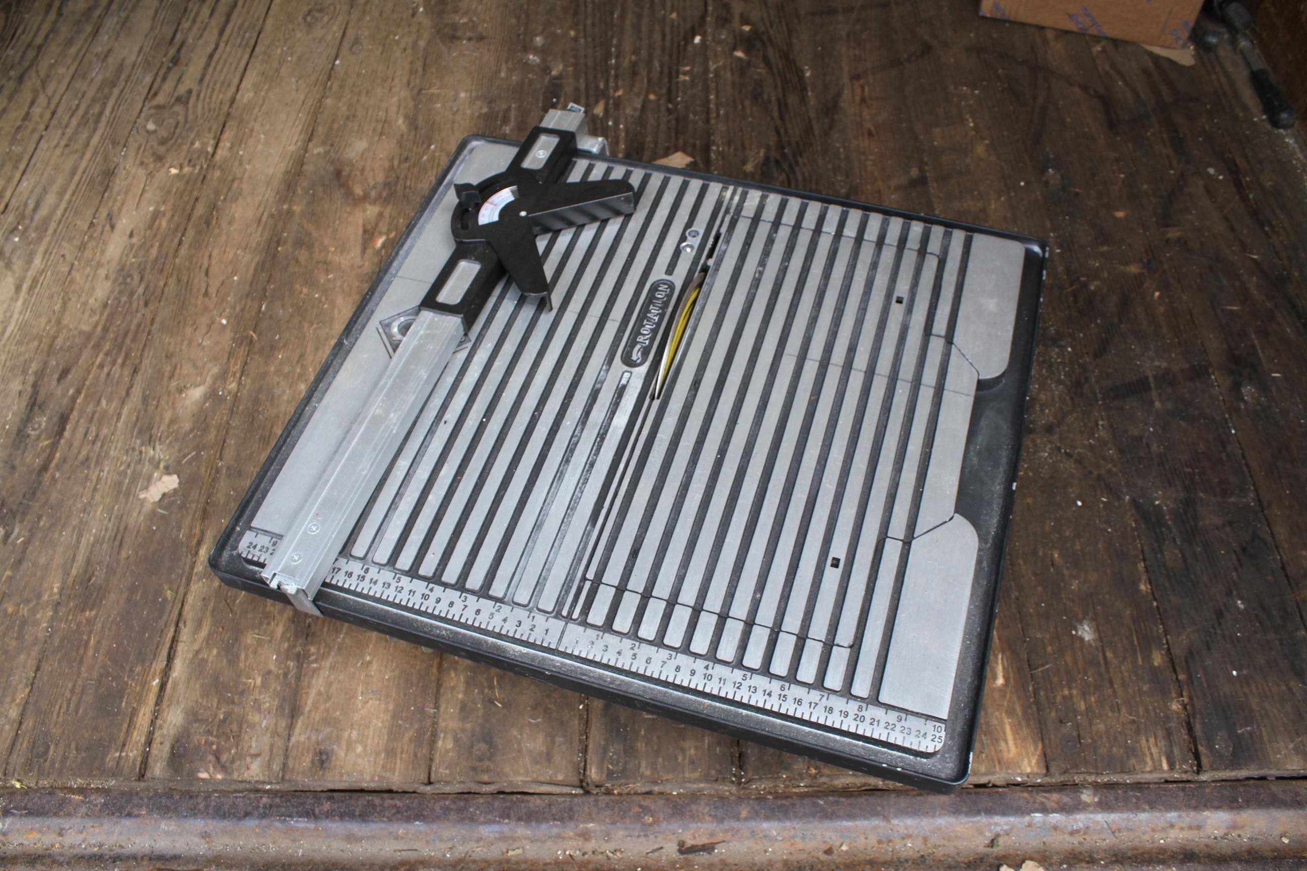 NO RESERVE - QEP 7inch Tile Saw