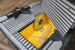 NO RESERVE - QEP 7inch Tile Saw