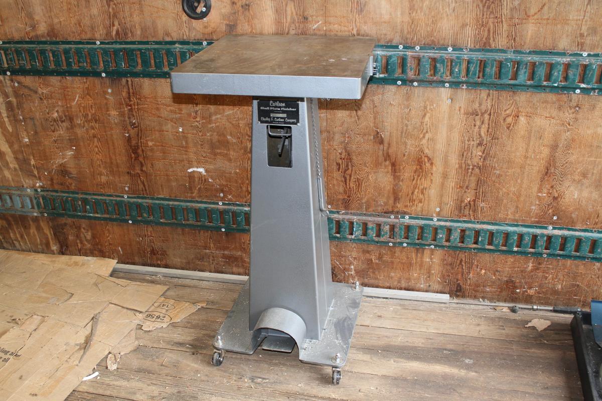 NO RESERVE - Antique News Paper Lead Gallows Trimming Tool