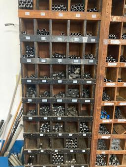 large quantity black pipe 3/4 and 1 inch caps elbows pipe accessories