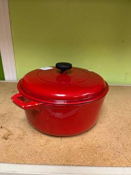 Tramontima cast red Dutch oven