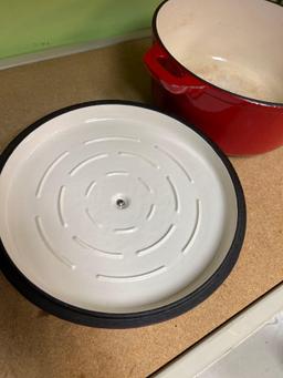Tramontima cast red Dutch oven