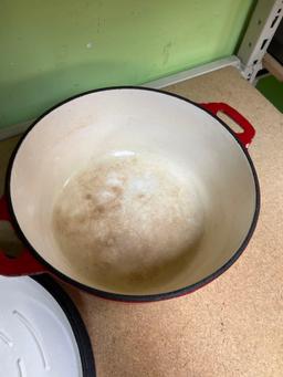 Tramontima cast red Dutch oven
