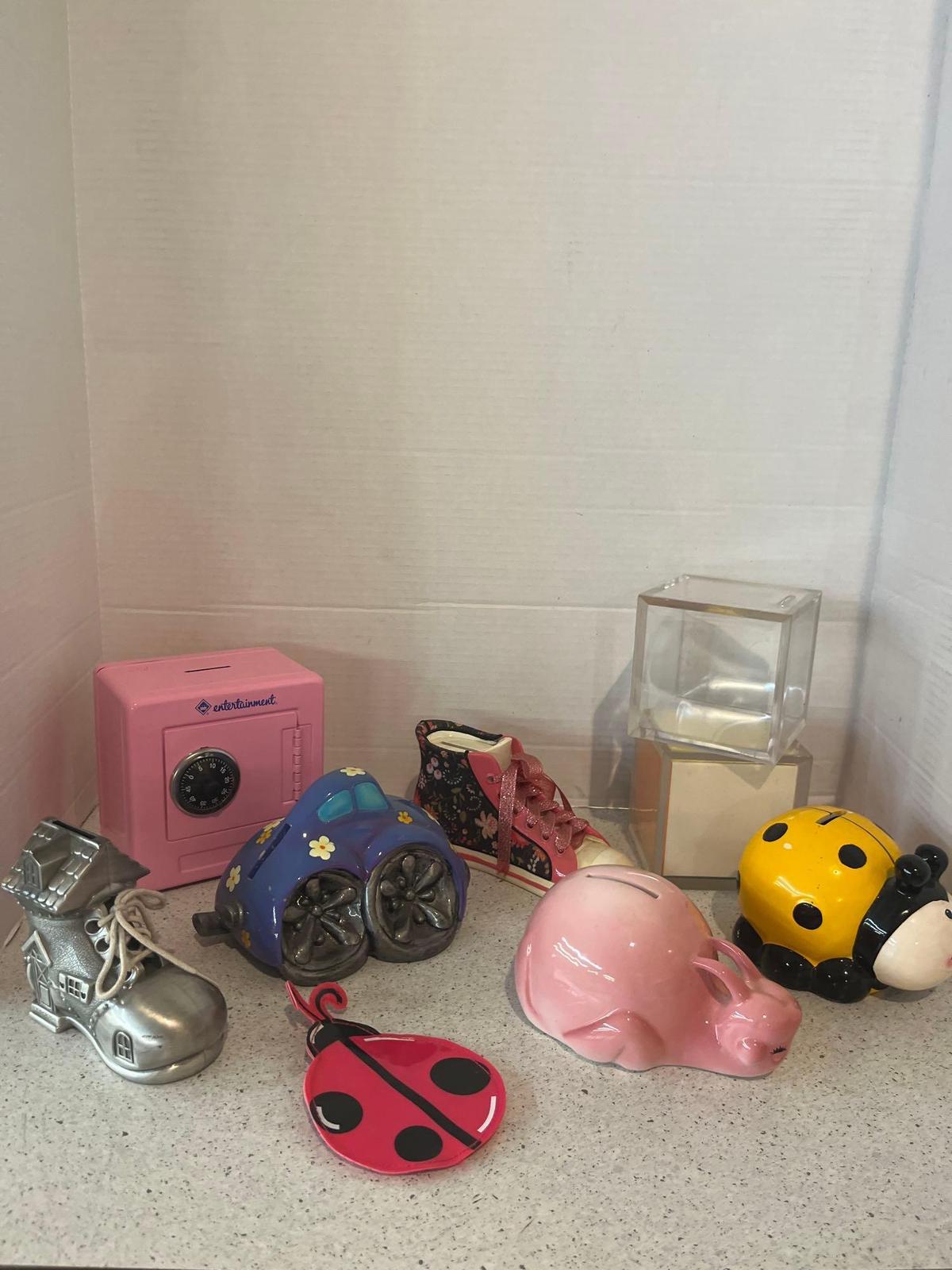 Lot of banks and change purse