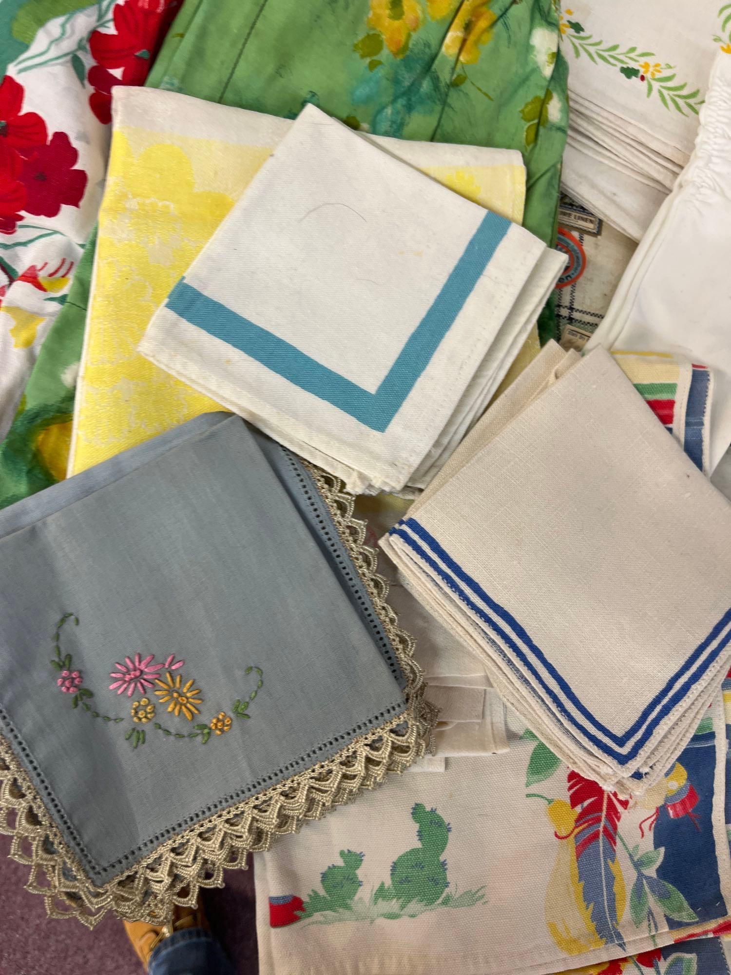 mixed lot linens towels napkins hanky?s aprons table cloths