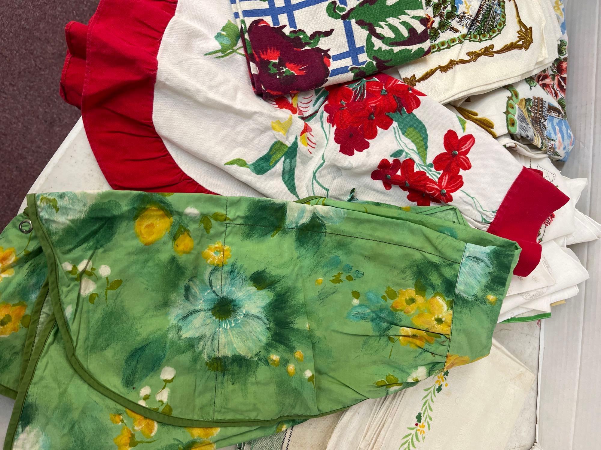 mixed lot linens towels napkins hanky?s aprons table cloths