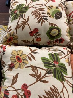 large lot of throw pillows very good condition