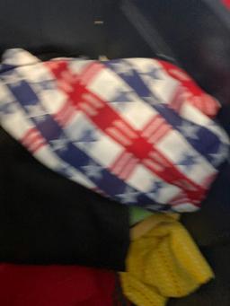 rugs blankets table cloths