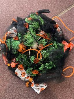 Tote full of Goebel Hummel 1996 ornaments