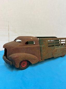 antique Wyandotte 1930s toy truck squirt advertising