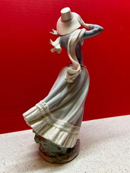 Lladro spring breeze figurine 13 1/2 inch tall