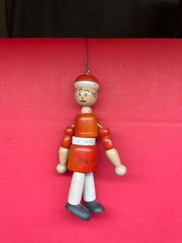 Little orphan, Annie Harold Gray wooden Christmas tree ornament 5 inch