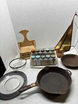 Griswold pan Griffith spice set sailboat spice box etc.