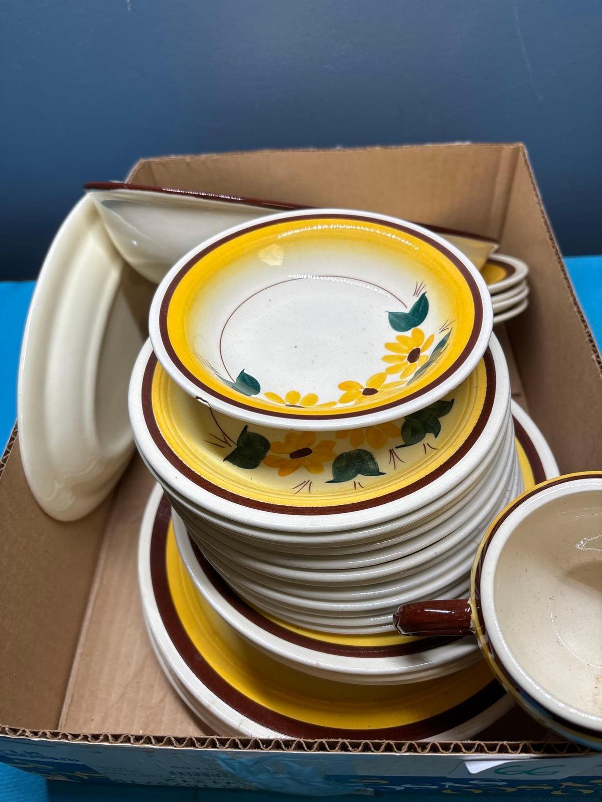 Vernon Metlox Brown eyed Susan dishes