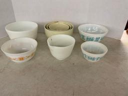 Vintage bowls, including Pyrex Amish butter print