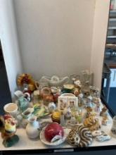 Mixed lot of smalls, including porcelain figures, roosters, vases, more