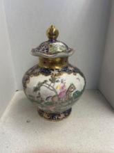 Antique porcelain Chinese blue and white jar very good condition