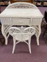 Sweet wicker desk with chair