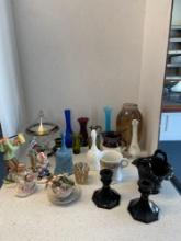 Mixed lot, black glassware, crackle glass, several figurines more