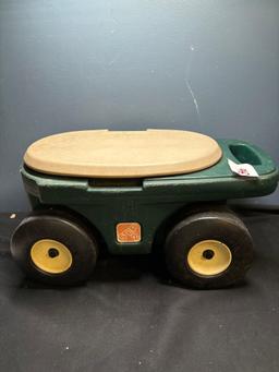 Step 2 Garden cart with storage