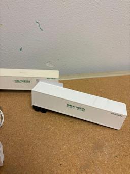 HO scale, train cars, trailers 2 new inbox
