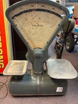 Vintage Toledo balance Store scale