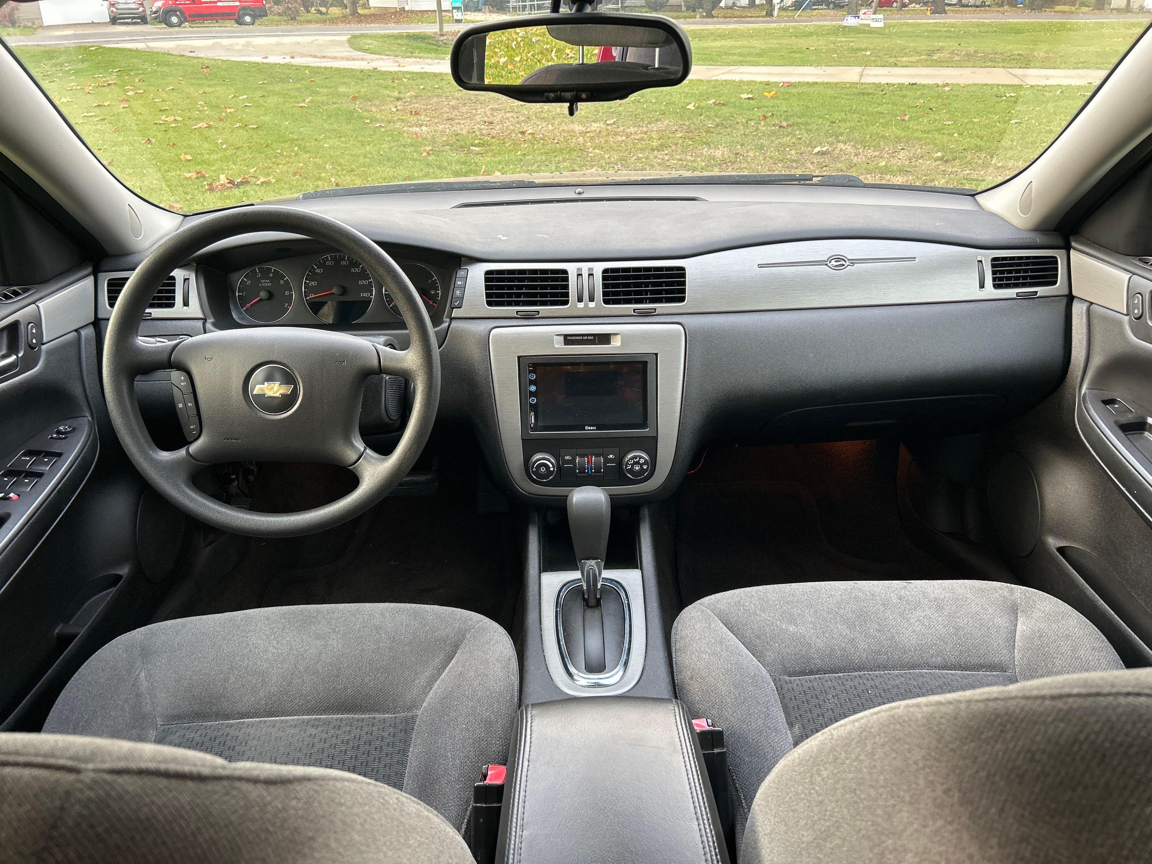 2007 Chevrolet Impala only 92,000 miles NICE CLEAN CAR